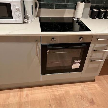 009- Studio Apartment In Ealing F5 מראה חיצוני תמונה