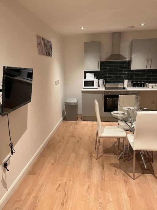 009- Studio Apartment In Ealing F5 מראה חיצוני תמונה