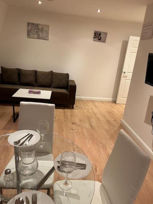 009- Studio Apartment In Ealing F5 מראה חיצוני תמונה