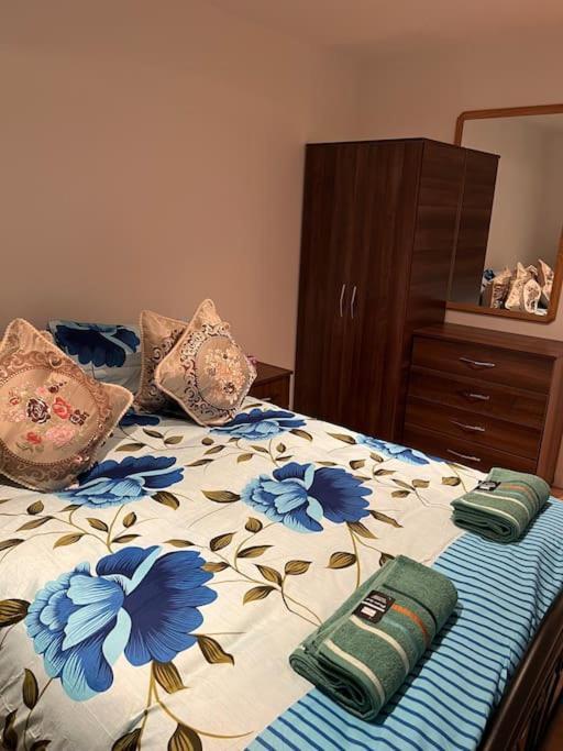 009- Studio Apartment In Ealing F5 מראה חיצוני תמונה
